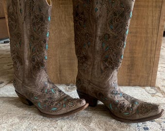 Corral Brown Leather Cowboy Boots with Turquoise Inlay – Size 9