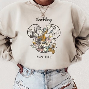 Disney Sweatshirt, Vintage Disneyland Sweatshirt, Christmas Sweatshirt, Disneyworld Sweatshirt, Disney Shirt, Disney sweatshirt