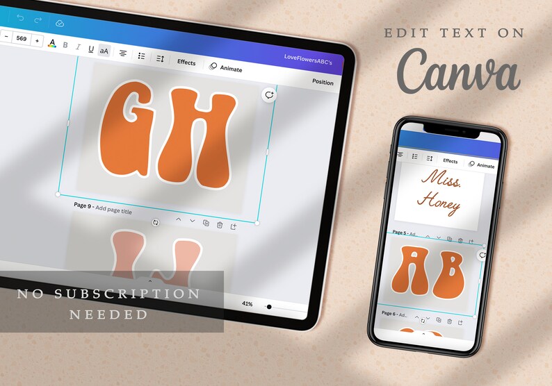 Op de afbeelding: Een screenshot van een tablet en een smartphone waarop de Canva-app wordt weergegeven. De tablet toont een ontwerp met de letters "GH" in een retro oranje lettertype. De smartphone toont een ontwerp met de tekst "Miss Honey" in een cursief lettertype en de letters "AB" in hetzelfde retro oranje lettertype. De tekst "EDIT TEXT ON Canva" wordt bovenaan de afbeelding weergegeven.