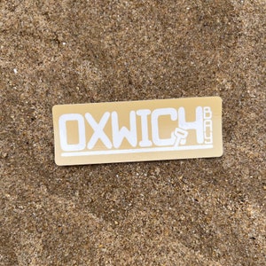 Oxwich Bay-vinylsticker | Sticker Gower-stranden #7 | Stickers reisbestemmingen Swansea en Wales | Waterdicht, 70 mm x 25 mm