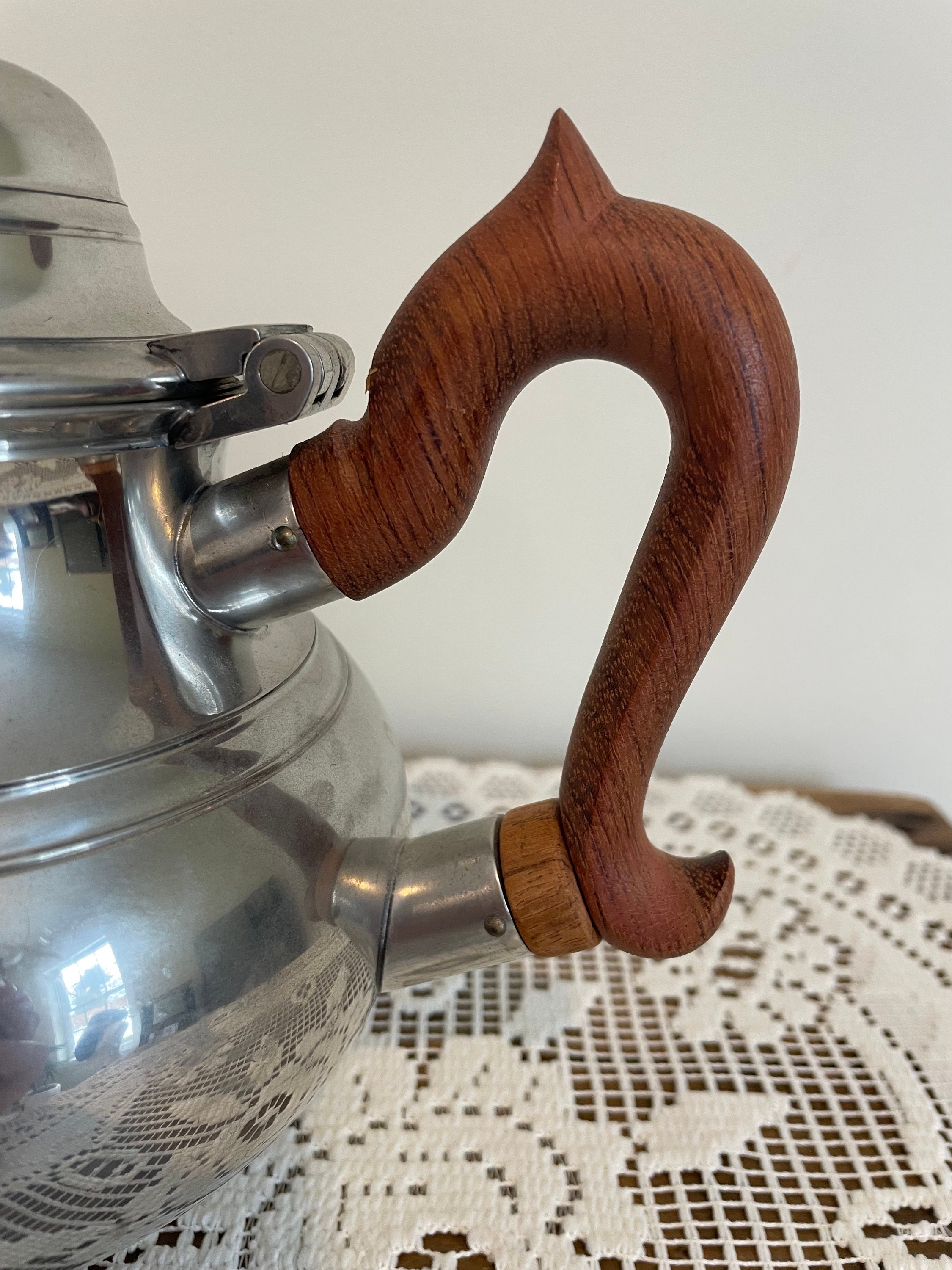 Vintage Williamsburg Restoration Kirk Stieff Pewter Teapot OR 
