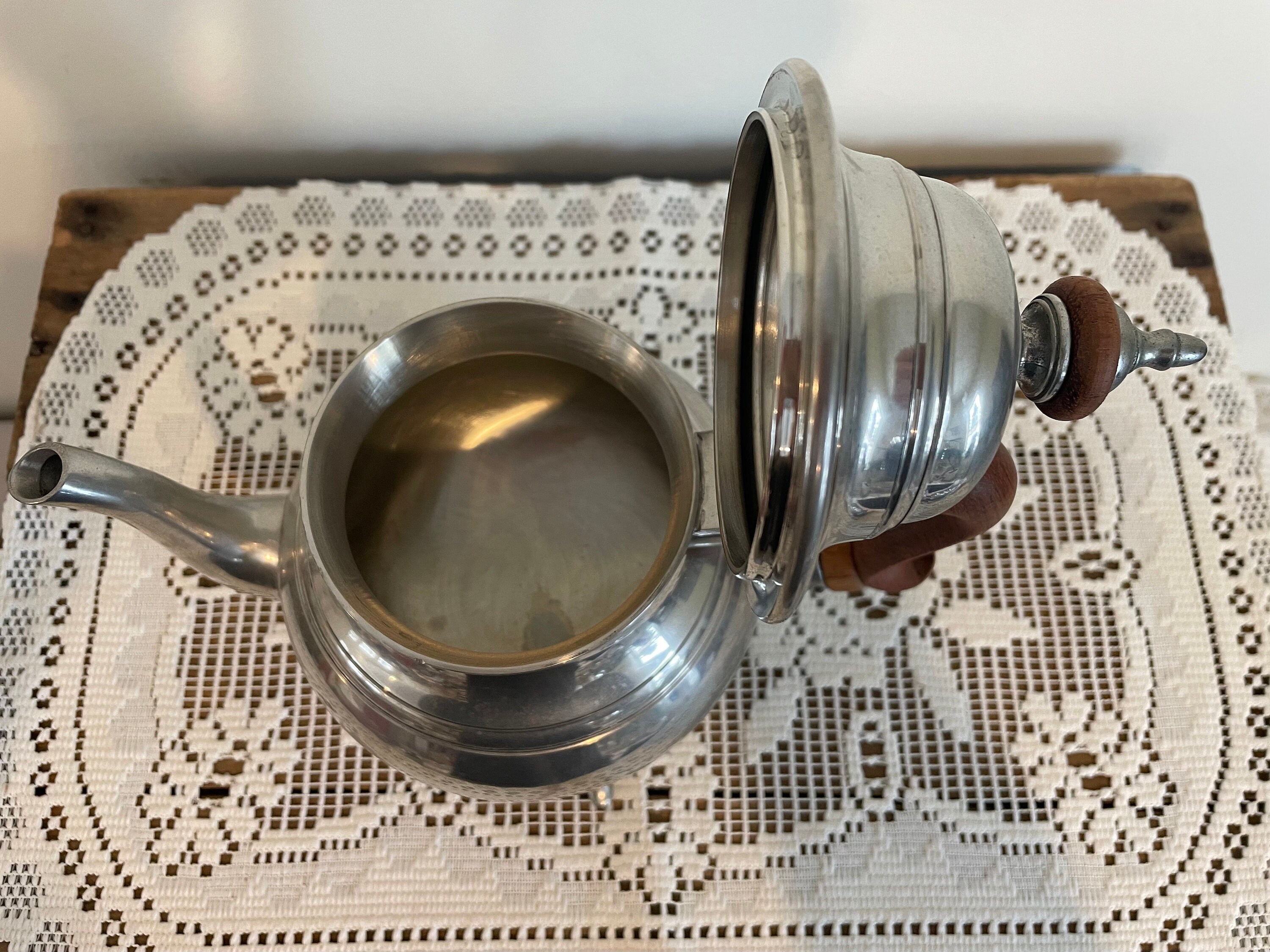 Vintage Williamsburg Restoration Kirk Stieff Pewter Teapot OR 
