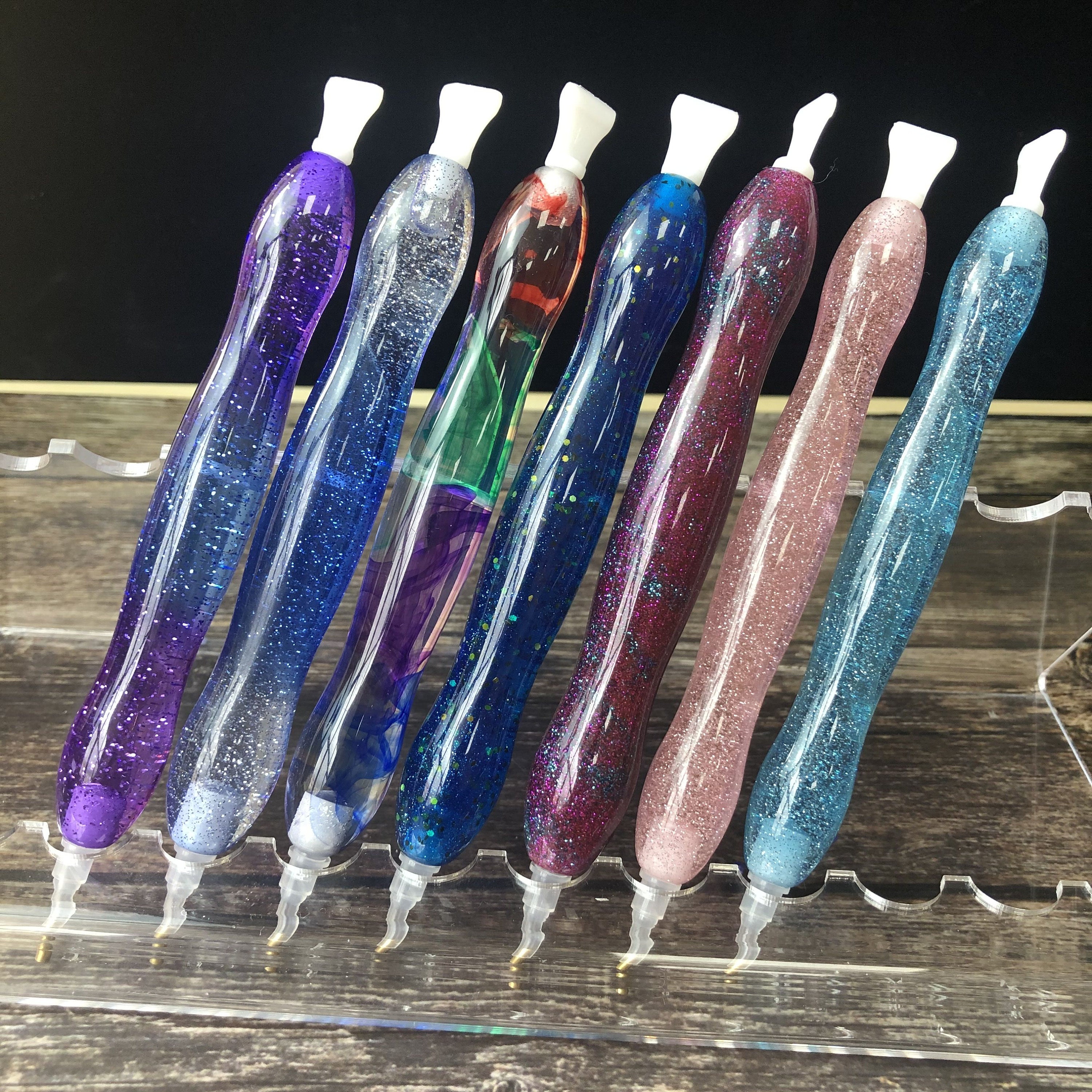 2021 NEW】DIY Diamond Painting Pen Tools Accessories Point Drill Pen Pens  Rhinestones Pictures Handmade Resin Diamond Pen for 5D Painting Diamonds  Mosaic Resin Painting Kit