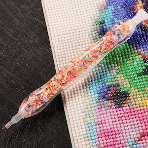 Diamond Painting Pen, Diamond Art Tools Accessories Pen,Ergonomic Diamond Art Drill Pen with Wax and Tips (Shiny Shards)