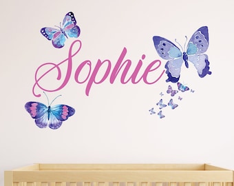 Calcomanía de pared con nombre de mariposa - Calcomanía de nombre personalizada - Adhesivo de pared de mariposa - Arte de pared para dormitorio de niña - Arte de pared para guardería WH01