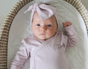 Robe brodée personnalisée pour bébé | Tenue de retour à la maison personnalisée