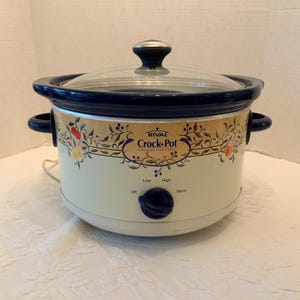 Rival Crock-Pot SCR509 Slow Cooker Blue Stoneware Fruit Floral 5 Quart Vintage