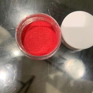 Surligneur Rose Sparkle & Shine. Surligneur argenté. Protège la peau de l’irritation.Surligneur de maquillage. Maquillage naturel / biologique.