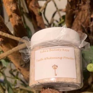 Poudre de blanchiment des dents. Sourire blanc éclatant et haleine fraîche. Élimine les toxines de la bouche. Aide à lutter contre les infections des dents/gencives. Tout naturel.