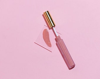 Brillo labial rosa, hidratante natural y orgánico.