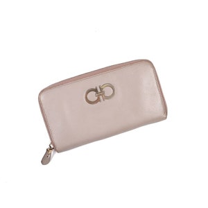 Cartera grande con cremallera de piel beige SALVATORE FERRAGAMO Accesorios de diseño auténticos