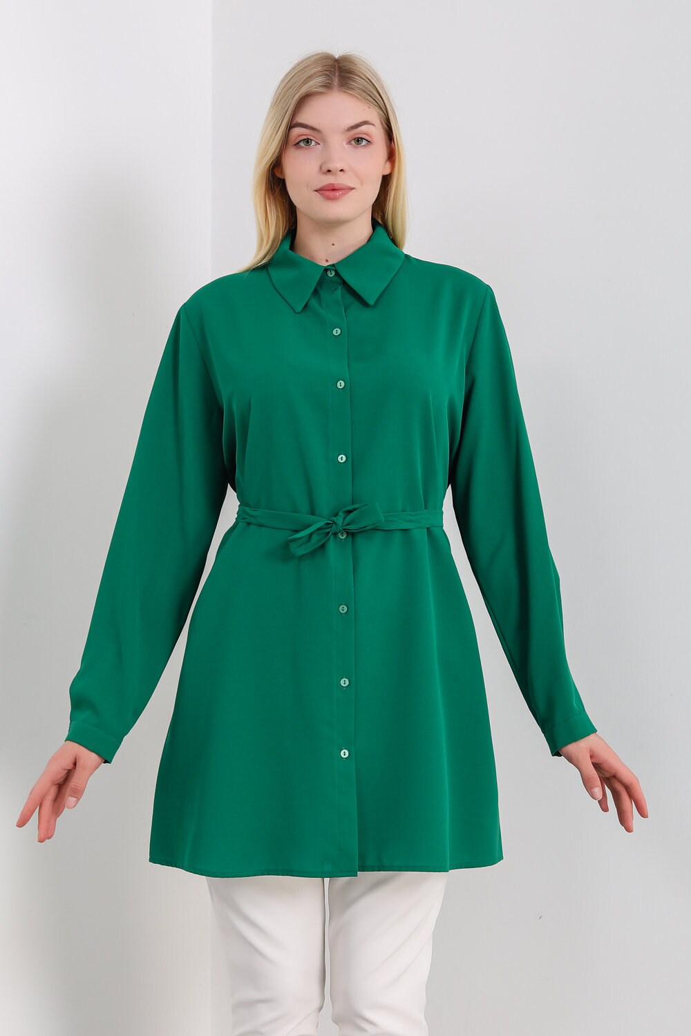 Tunique Noire NEW LOOK Avec Ceinture Imitation Croco Et Motif Circulaire Vert/bleu - Taille 10 - Occasion Très Bon état