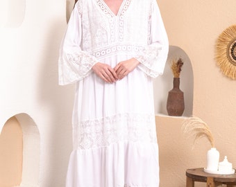 Relaxed Fit 3/4 Sleeves Lace Detailed V Neck Maxi Dress in White