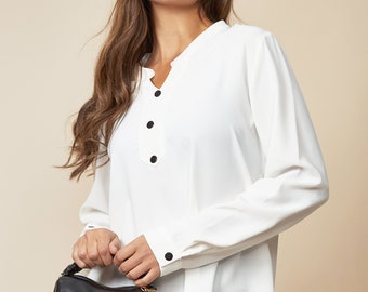 Übergroßes Langarmshirt mit Knopfdetails in Weiß, schicke Bürokleidungsbluse