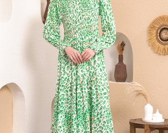 Relaxed Fit Round Neck Long Sleeves Leopard Printed Shirred Detailed Dress in Green, Round Neck Relaxed Fit Dress