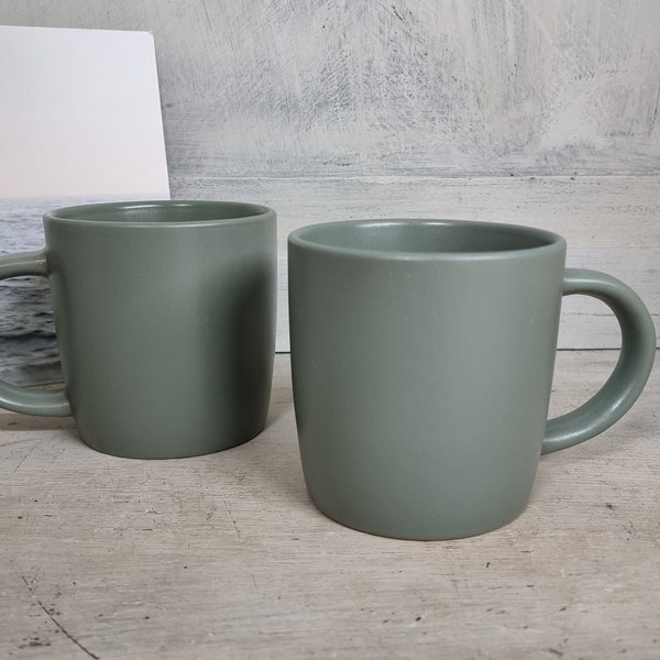 Becher 4 Stk., grün, matt, Landhaus, Keramik, Shabby-Chic, Geschenk, Geburtstag, Küche, Kaffee,  Kaffeebecher, neu