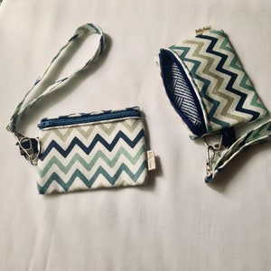Cartera de mano geométrica hecha a mano / Estuche para tarjetas de crédito con cremallera / Monedero de mano / Regalo de tela recuperada bohemia para su cumpleaños, San Valentín