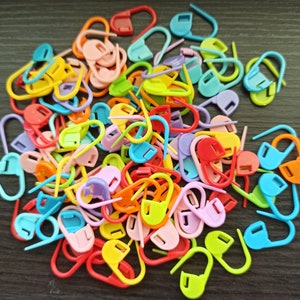 Stitch Markers for Knitting, Plastic Stitch Marker for Crochet, Removable Locking Stitch Marker, Safety Pin Progress Keeper