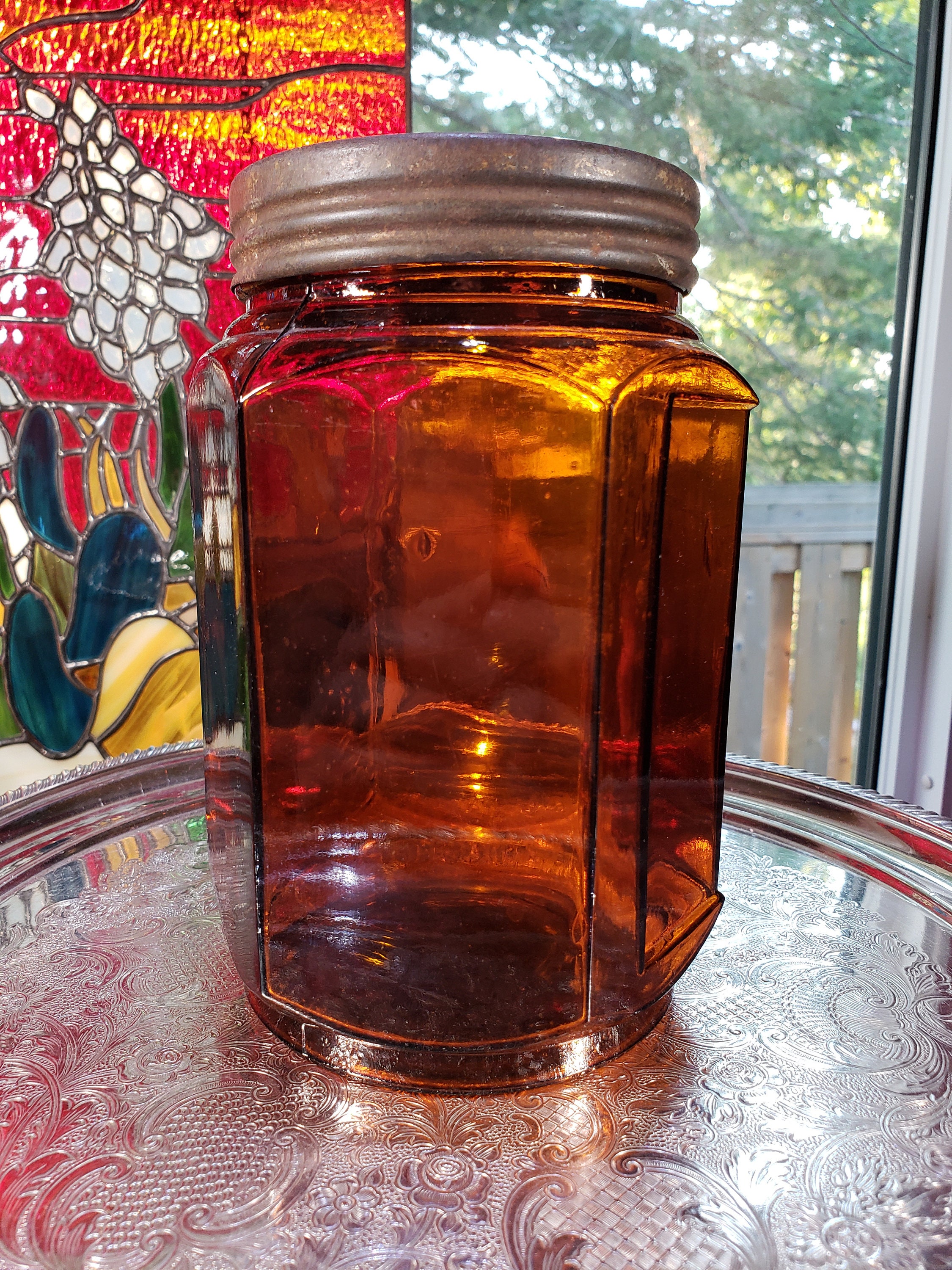 Amber Jar with Lid – Batch station