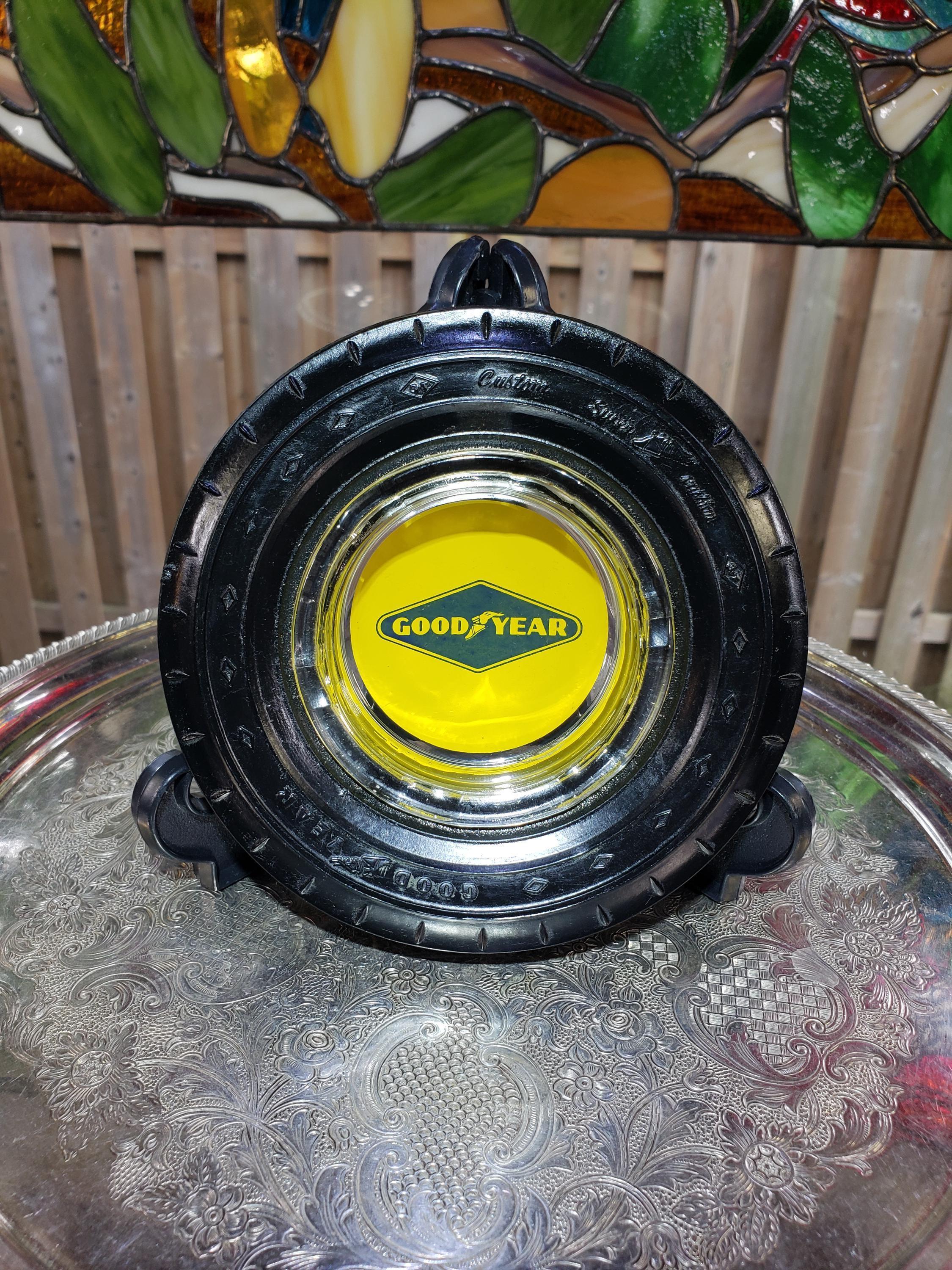 【1950〜60年代】GOODYEAR グッドイヤー ヴィンテージ灰皿 タイヤ型 Goodyear Tire Ashtray: 1950s Rubber and Glass Decor - Etsy Canada
