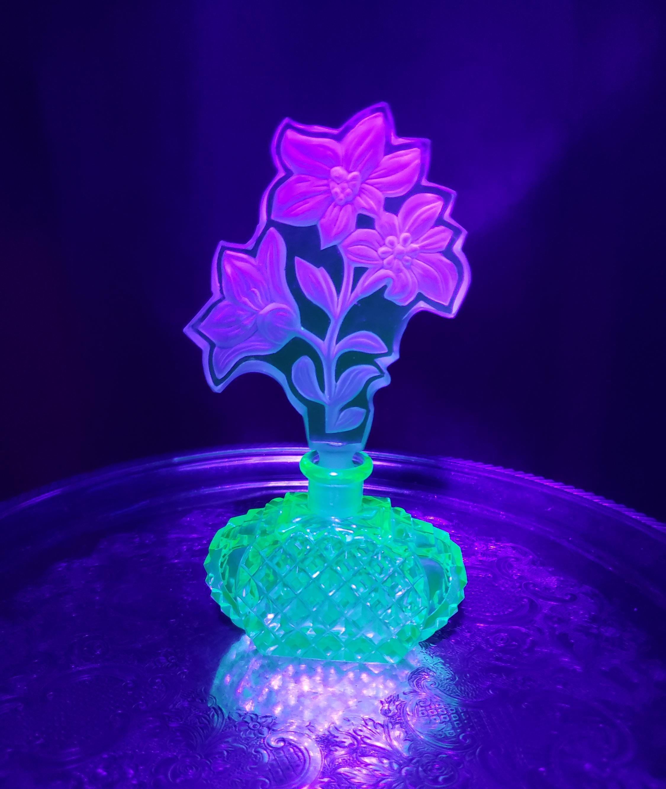 LAN glass work perfume bottle vase 花瓶 LAN glass work perfume bottle vase 花瓶