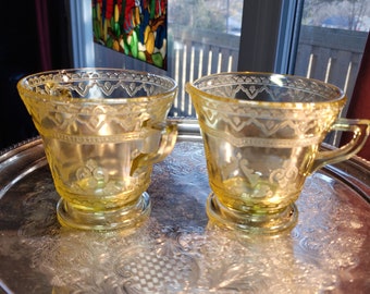 Golden Yellow Federal Patrician - " Spoke" - Depression Glass Sugar Bowl & Creamer Set     >>> FREE SHIPPING <<<