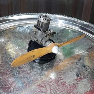 Moteur miniature Super Tigre, en métal chromé (fabriqué en Italie)