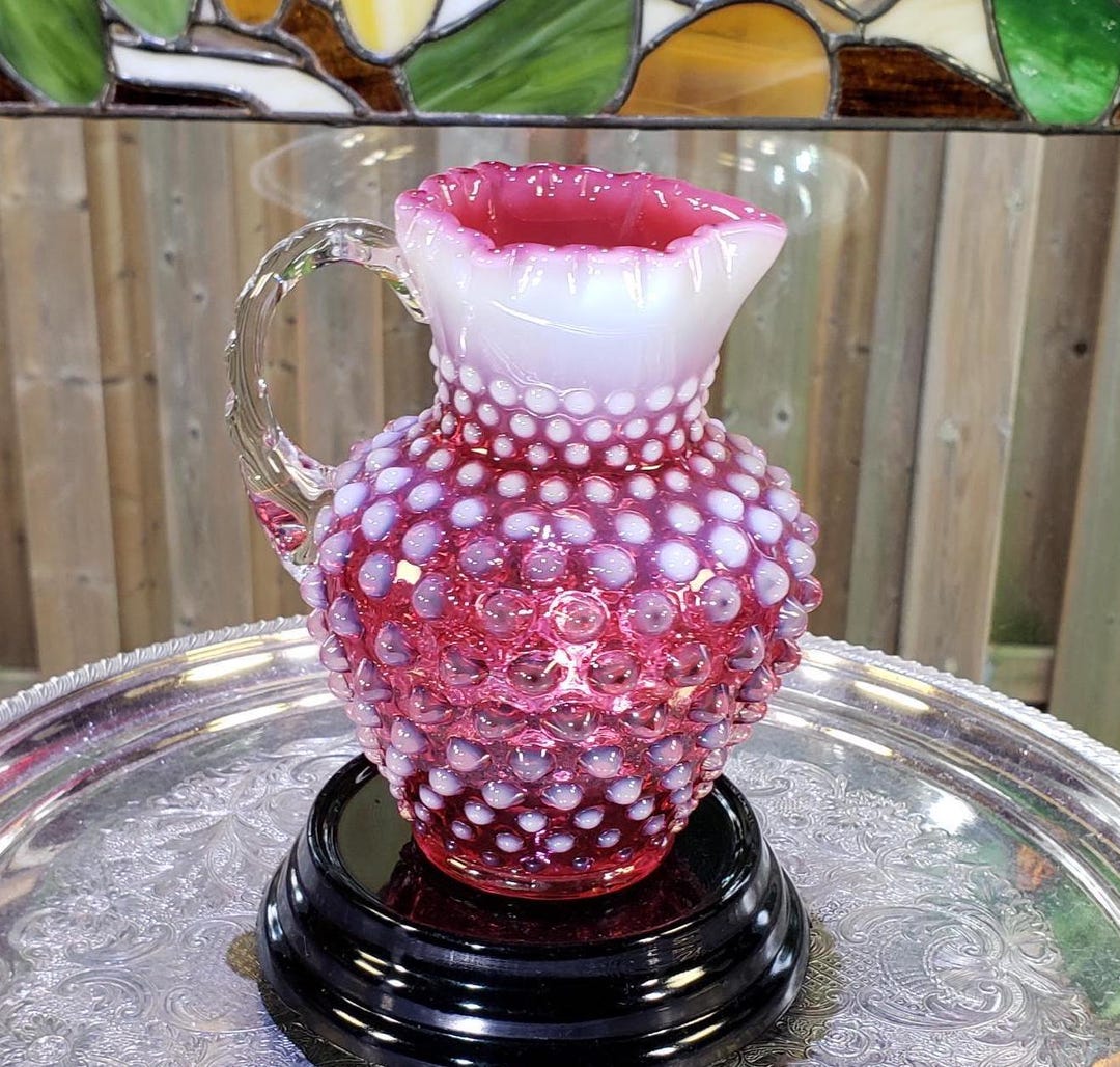 Fenton Art Glass ピンクガラス製ピッチャー 17cm Fenton Glass Pitcher: Cranberry Pink Hobnail - Opalescent Vintage