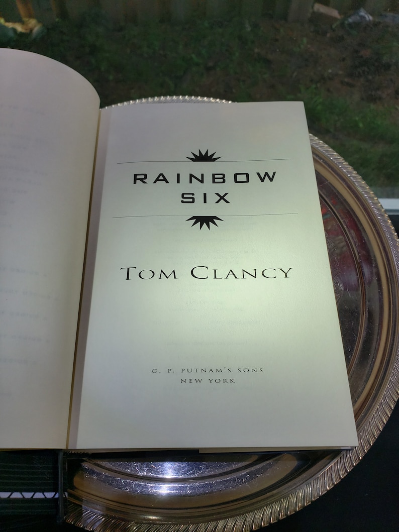 Vintage Tom Clancy Rainbow Six Hardcover First Edition - Copyright 1998, The Hunt For Red October image 7