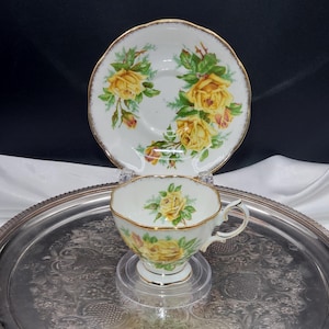 Vintage Royal Albert Teacup and Saucer: Yellow Tea Rose China
