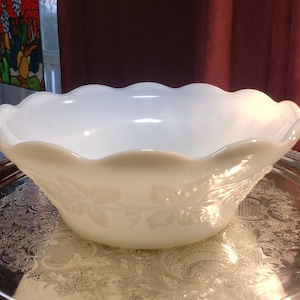 Vintage Indiana Glass Harvest Grape Milk Glass Bowl - Great Condition!