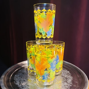 Bright Yellow Flower Pattern Drinking Glasses - Retro Juice Glasses