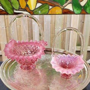 長*ピ様 フェントン ロザリーニ カーニバル ガラス バスケット 花籠 ピンク Fenton Pink Basket - Etsy