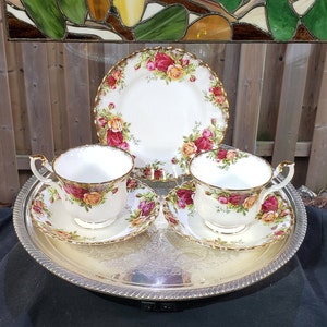 Royal Albert Old Country Roses Tea Cups & Saucers with Bonus Plate