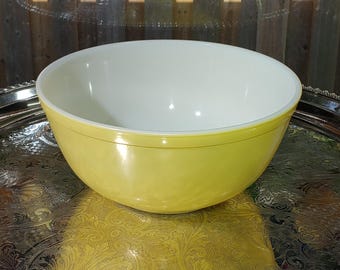 Vintage Pyrex Mixing Bowl: 1950s Yellow Verde Glass