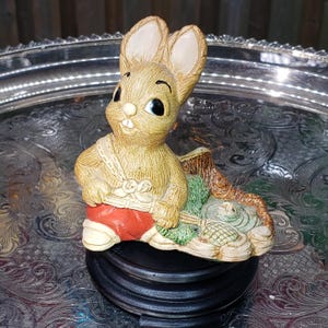Vintage Pendelfin Rabbit Figurine: Hand-Painted English Bunny Decor