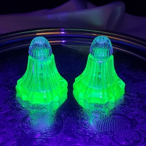 Vintage Uranium Glass Shakers: 1930s Kitchen Decor