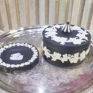 Vintage 1970s Wedgwood Jasperware Black Trinket Box & Ring Dish - Black Jasperware, Unique Gift, Home Decor, Black Wedgwood