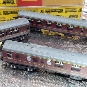 Vintage Hornby Minitrix Passenger Cars, M308 - Set Of 3 - British Rail, Mark 1 Coach, LMS Maroon, British N Scale Train Cars, Free Shipping