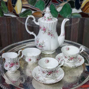 Service à café Lavande Rose : Royal Albert China - Motif floral