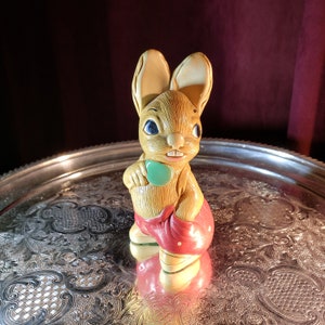 Vintage Pendelfin Rabbit Robert: Hand-Painted English Bunny Decor