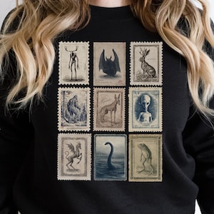 Vintage Stamps Cryptids Sweatshirt Arkivexemplar Folk Skräck Wendigo Cryptid Sweatshirt Kryptozoologi Tröja Alien Tröja Sasquatch Tröja