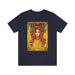ゴルゴンタロットシャツ 神話シャツ メデューサシャツ ギリシャ神話 ギリシャの女神タロットシャツ 女性用タロットカードTシャツ 神秘的なシャツ 画像 5