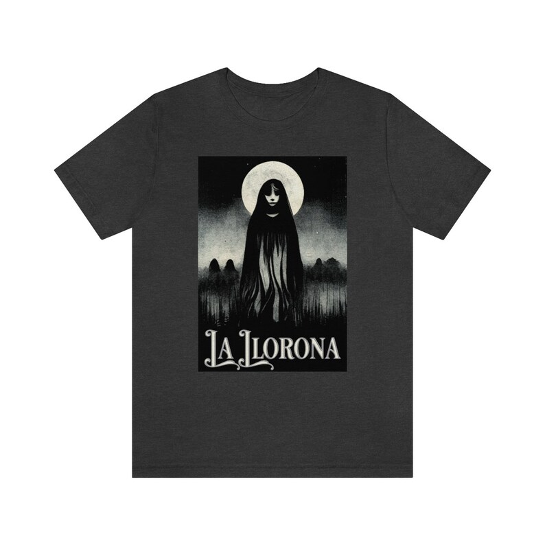 La Llorona Shirt Cryptid Shirt Die Weinende Frau Latina Shirts Goth Shirt Halloween Shirt Spanisch Shirt Mexikanisches Shirt Horror Shirt Bild 3