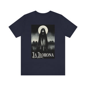 La Llorona Shirt Cryptid Shirt Die Weinende Frau Latina Shirts Goth Shirt Halloween Shirt Spanisch Shirt Mexikanisches Shirt Horror Shirt Bild 5