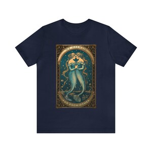 Lesbische zeemeermin Shirt Sapphic Shirt Mermaidcore Shirt Tarot Card Shirt Lesbische Shirt Sapphic Kleding LGBTQ Tarot Shirts Vrouwen Queer Shirt afbeelding 6