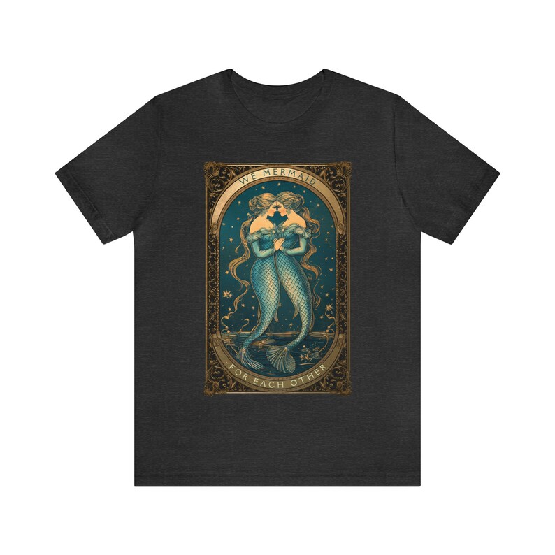 Lesbische zeemeermin Shirt Sapphic Shirt Mermaidcore Shirt Tarot Card Shirt Lesbische Shirt Sapphic Kleding LGBTQ Tarot Shirts Vrouwen Queer Shirt Dark Grey Heather
