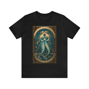 Lesbische zeemeermin Shirt Sapphic Shirt Mermaidcore Shirt Tarot Card Shirt Lesbische Shirt Sapphic Kleding LGBTQ Tarot Shirts Vrouwen Queer Shirt afbeelding 5