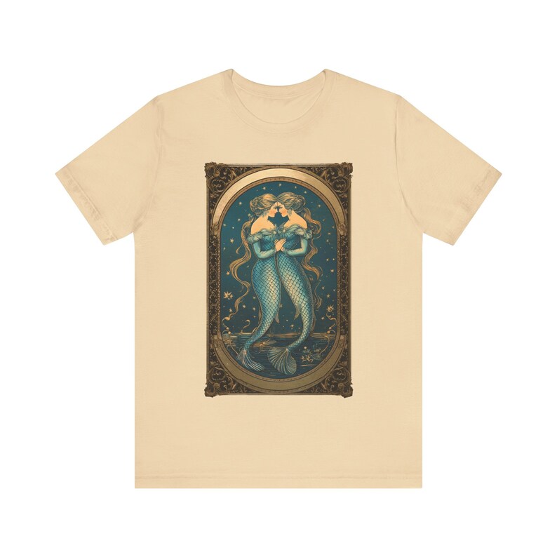Camisa de sirena lesbiana Camisa sáfica Camisa sirenacore Camisa de cartas Tarot Camisa lésbica Ropa sáfica Camisas de tarot Mujeres Camisa queer Soft Cream