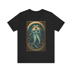 Camisa de sirena lesbiana Camisa sáfica Camisa sirenacore Camisa de cartas Tarot Camisa lésbica Ropa sáfica Camisas de tarot Mujeres Camisa queer imagen 5